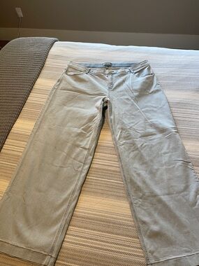 Wit & Wisdom faded light blue wide -Leg Jeans